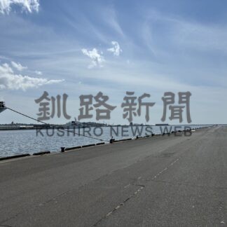 マイワシ水揚げ依然ゼロ　解禁３カ月　釧路港最盛期も船団なし【釧路市】_1(2026-09-17)