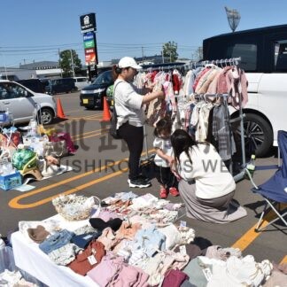 お気に入りの品探し出す　釧路でトランクマーケット【釧路市】(2026-09-17)