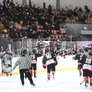 グルス地元開幕戦で初陣　小形選手が初得点　ＸＨＬ【釧路市】(2026-09-27)