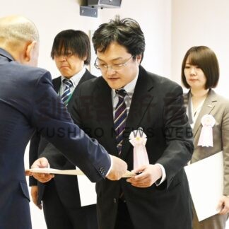 長年の活躍たたえる　釧商が永年勤続従業員表彰【釧路市】(2026-09-30)
