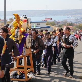 創祀１２０周年、花火で盛大に　花咲港金刀比羅神社で例大祭【根室市】_1(2026-10-14)